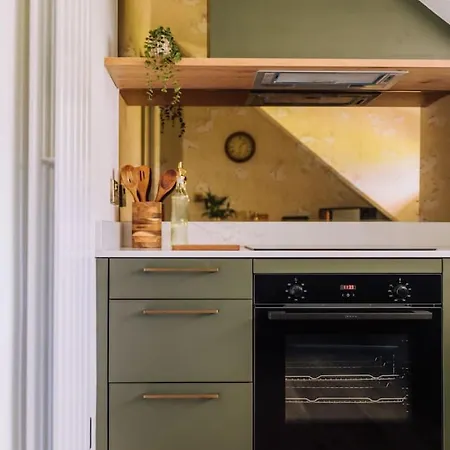 The Wild Nook - Luxury With Gardens And Tennis Bowness-on-Windermere
