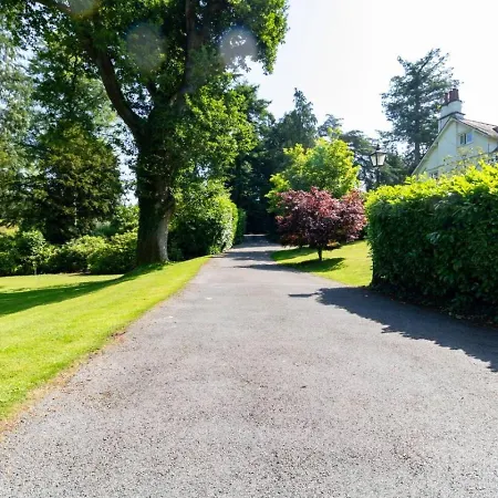 Apartamento The Wild Nook - Luxury With Gardens And Tennis Bowness-on-Windermere